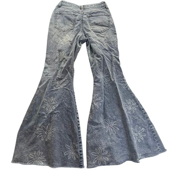 Wild Fable Women's Highest Rise Extreme Flare Jeans Daisy Floral Frayed Hem 00 - Picture 2 of 10